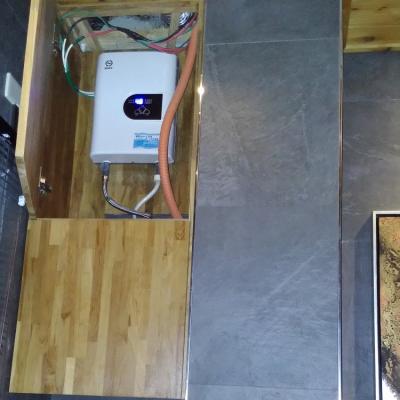 熱水器安裝實例-浴室天花板2